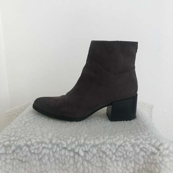Suede bootie - Picture 5 of 8